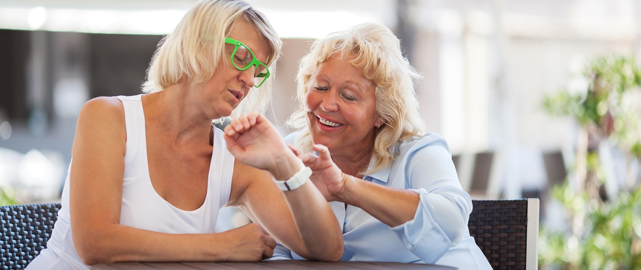 Montre bracelet avec GPS pour personnes atteintes d'Alzheimer